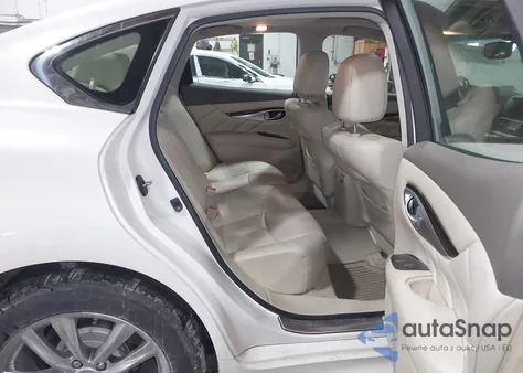 2015 Infiniti Q70 3.7X z USA, uszkodzony, nr VIN JN1BY1AR7FM561739